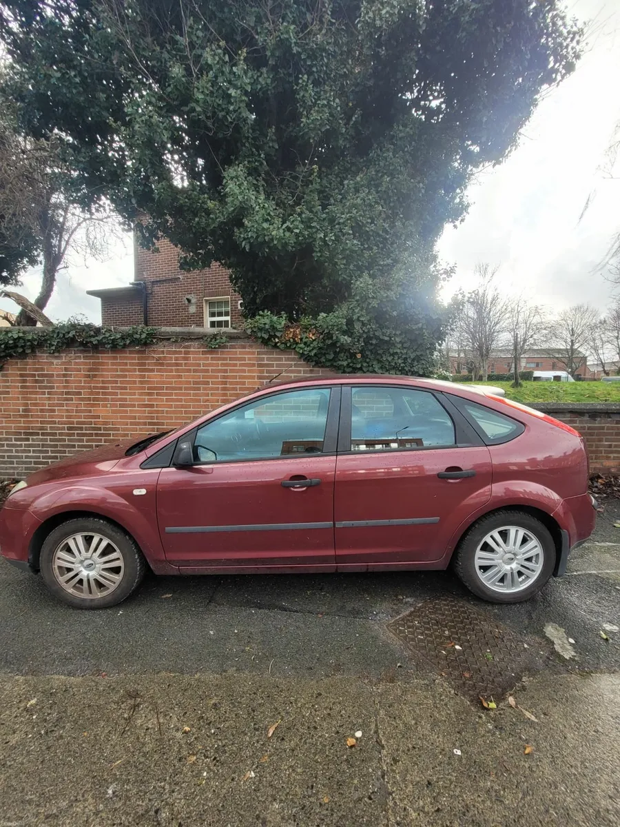 Ford Focus 2005 - Image 2
