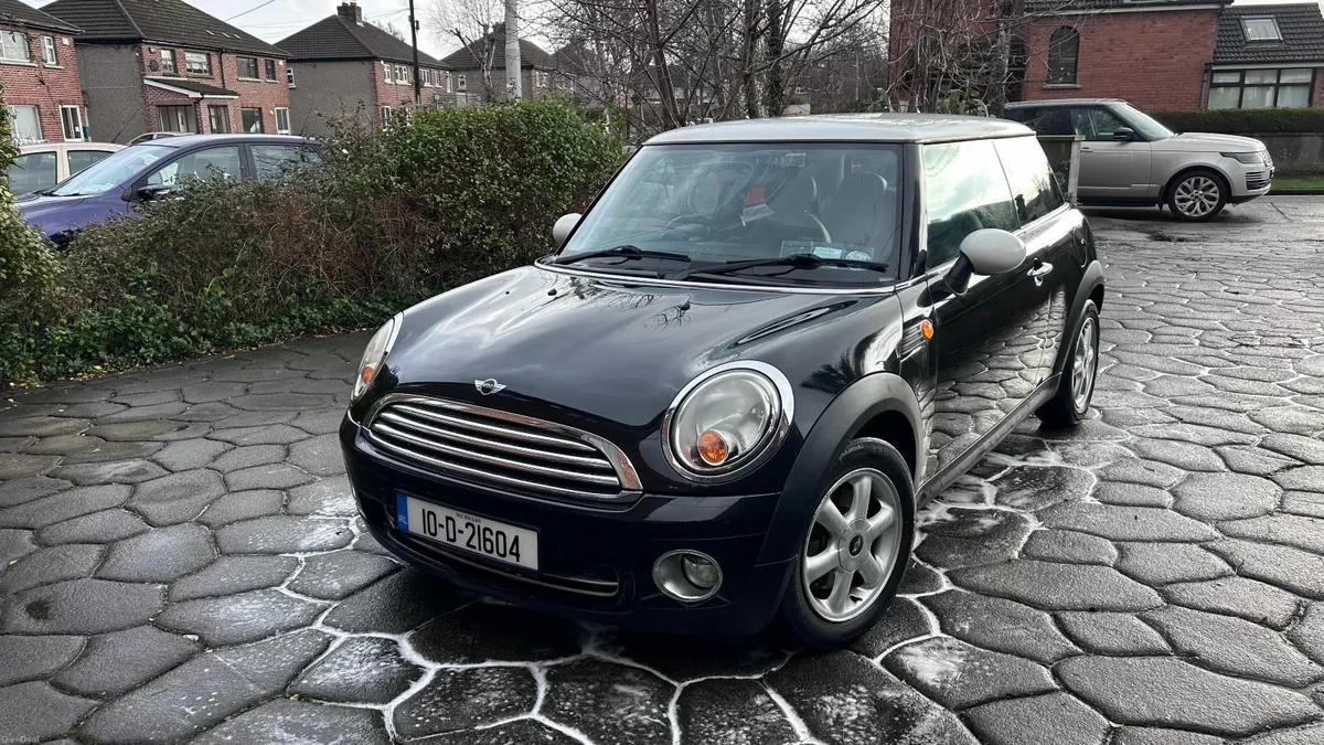 Pristine, very low mileage Mini Cooper - Image 1