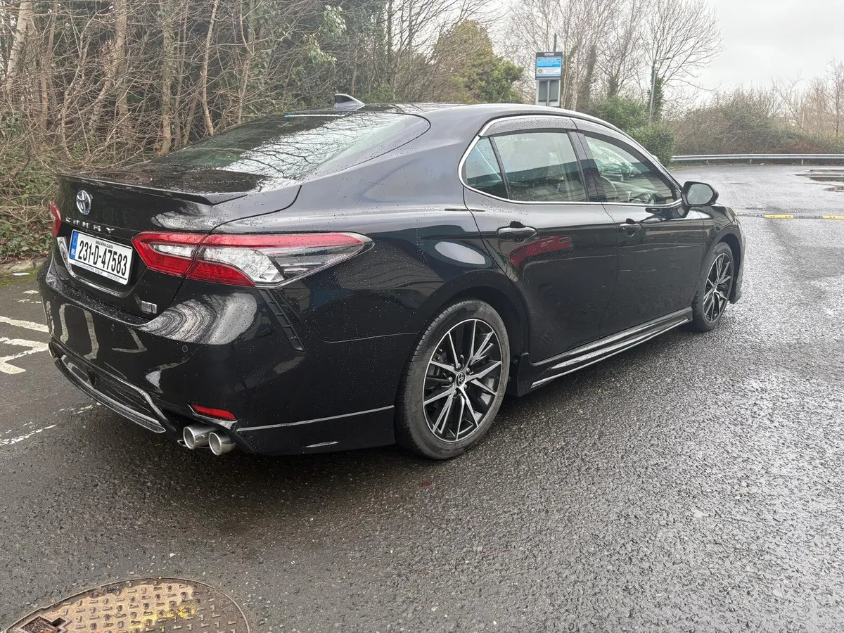 Toyota Camry / 2023 / 2.5 Petrol Hybrid / Auto - Image 5