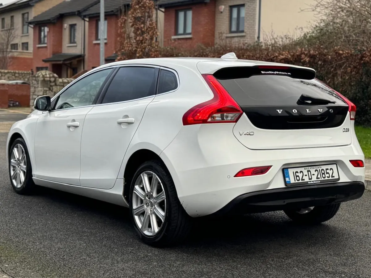 Warranty Volvo V40 Diesel Manual Low Miles - Image 3