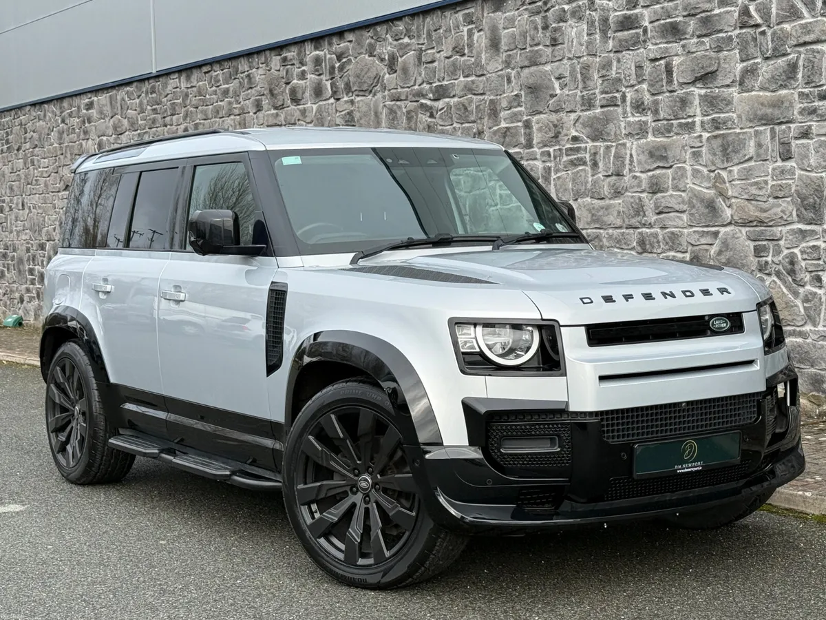 2023 Land Rover Defender S 110 3.0D Black  2 ST Co - Image 1