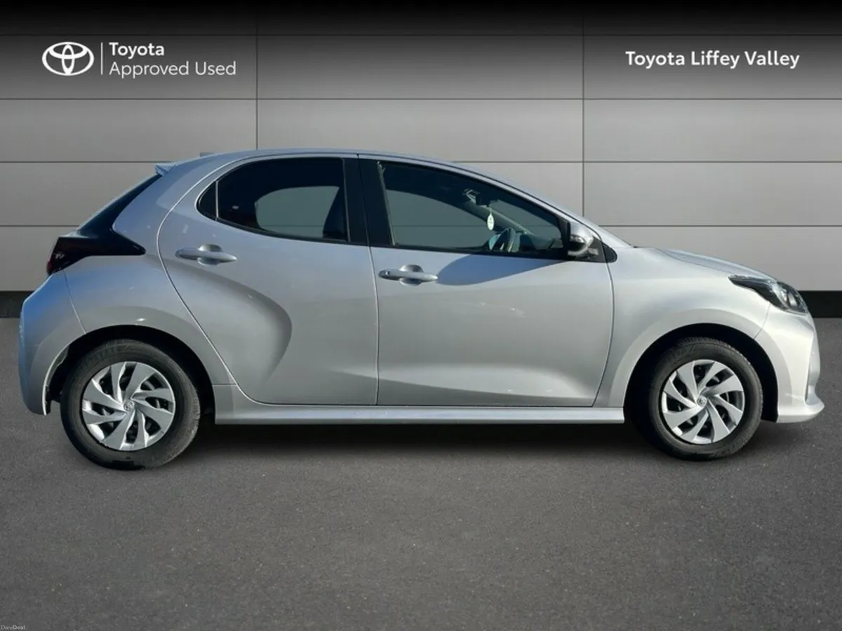Toyota Yaris YARIS 1.5 HYBRID - Image 3
