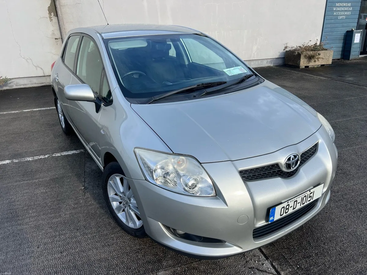 Toyota Auris 1.4 LOW KMS 1 owner from new - Image 1