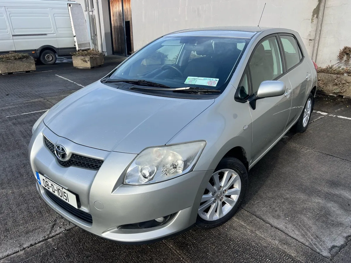Toyota Auris 1.4 LOW KMS 1 owner from new - Image 3