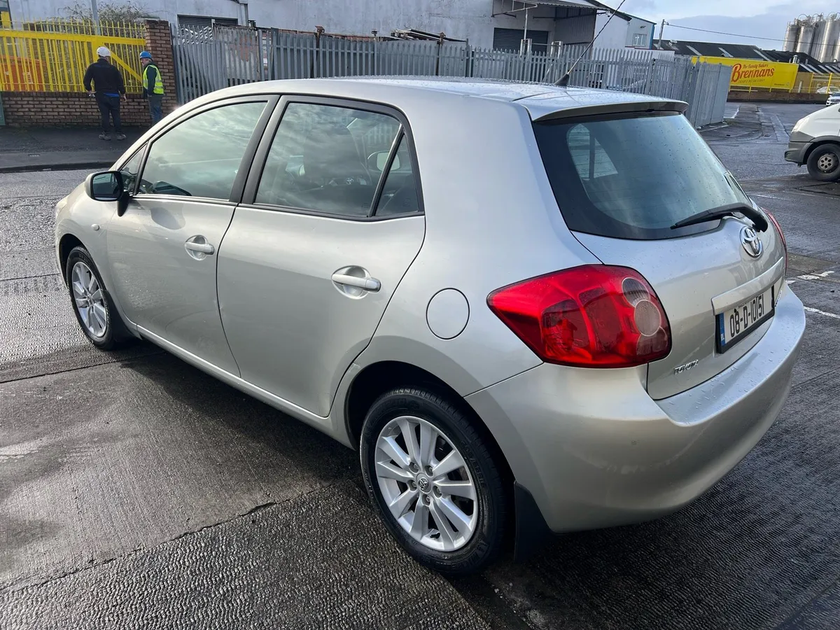 Toyota Auris 1.4 LOW KMS 1 owner from new - Image 4