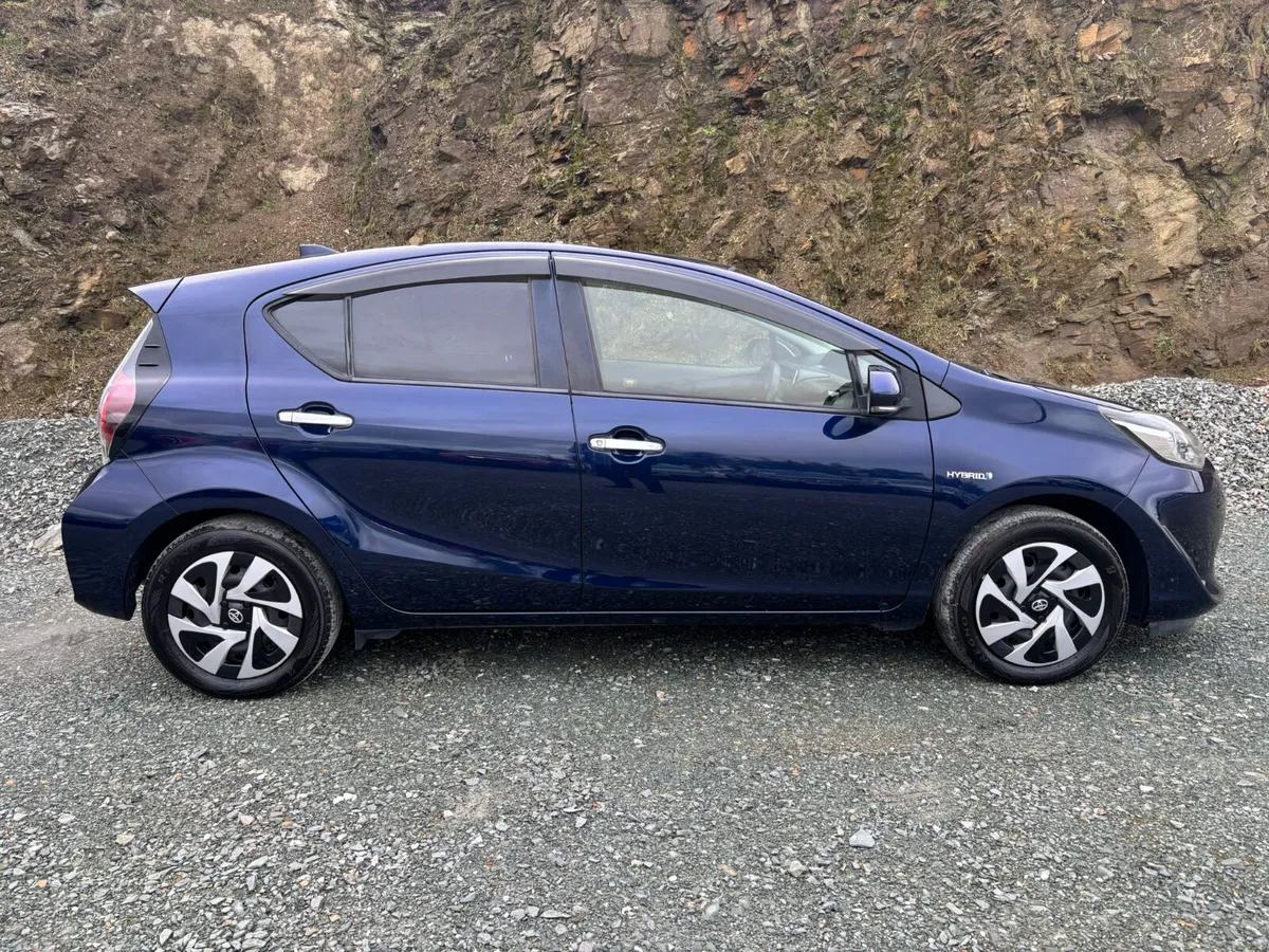 2020 TOYOTA AQUA 1.5 AUTO HYBRID - Image 2