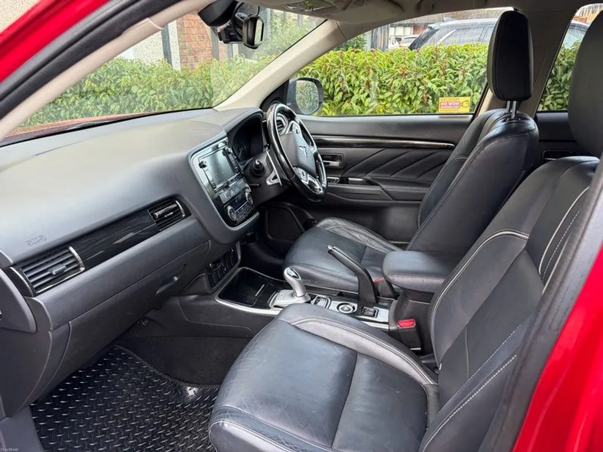 2015 Mitsubishi Outlander - Image 4