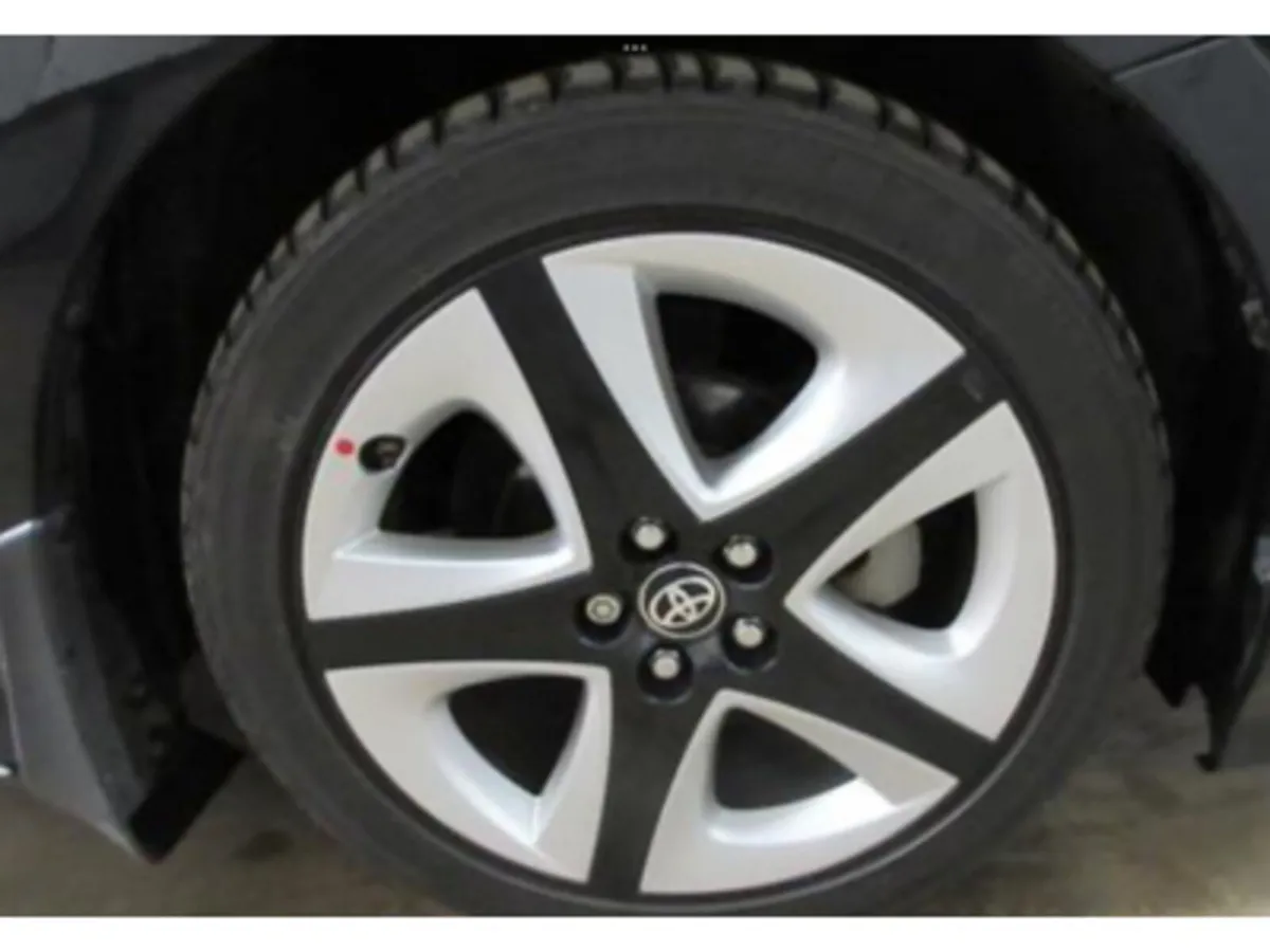 2018 Toyota Prius Automatic Hybrid - Image 2