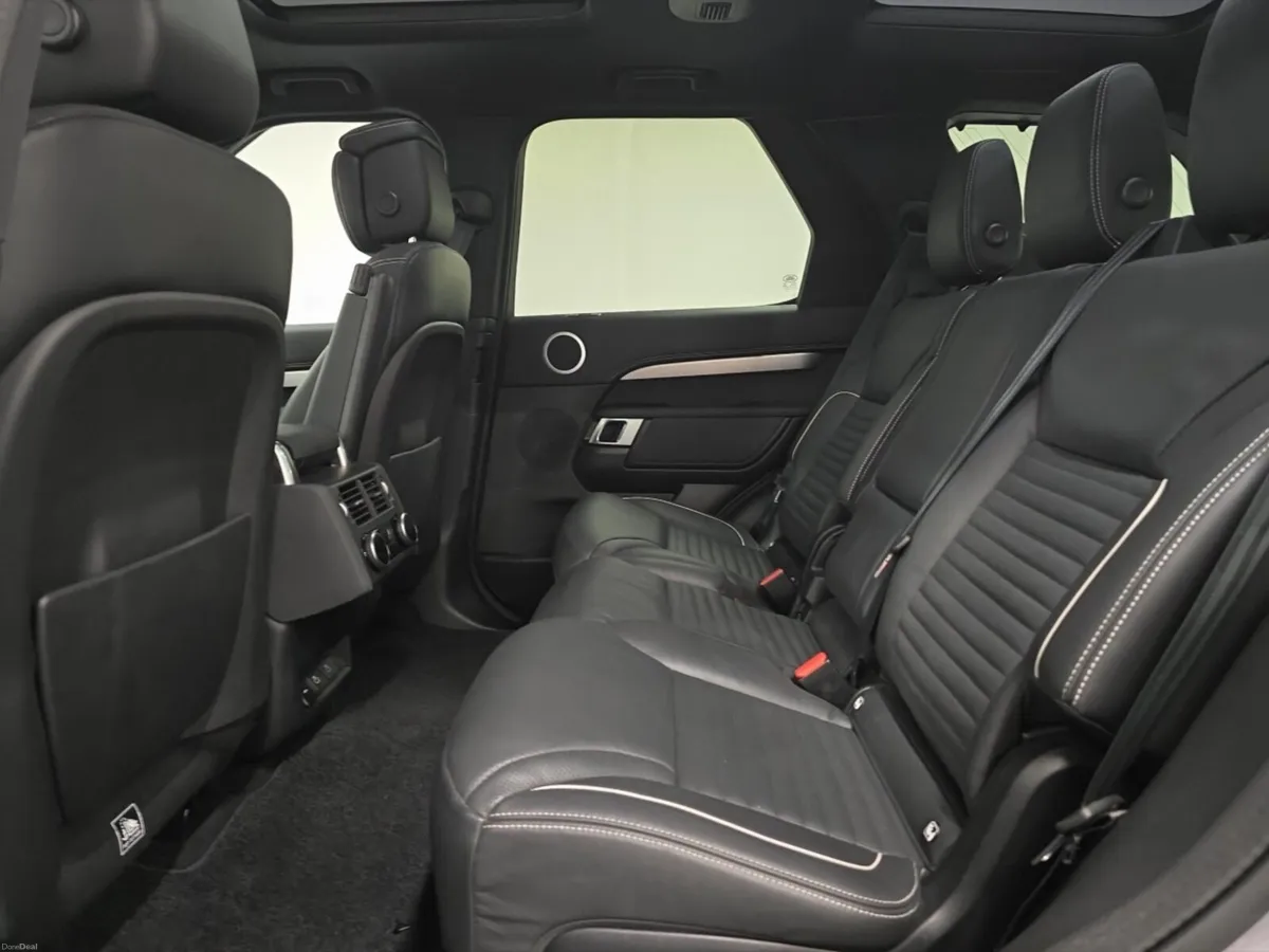 Land Rover Discovery Diesel Sw Dynamic HSE - Image 4