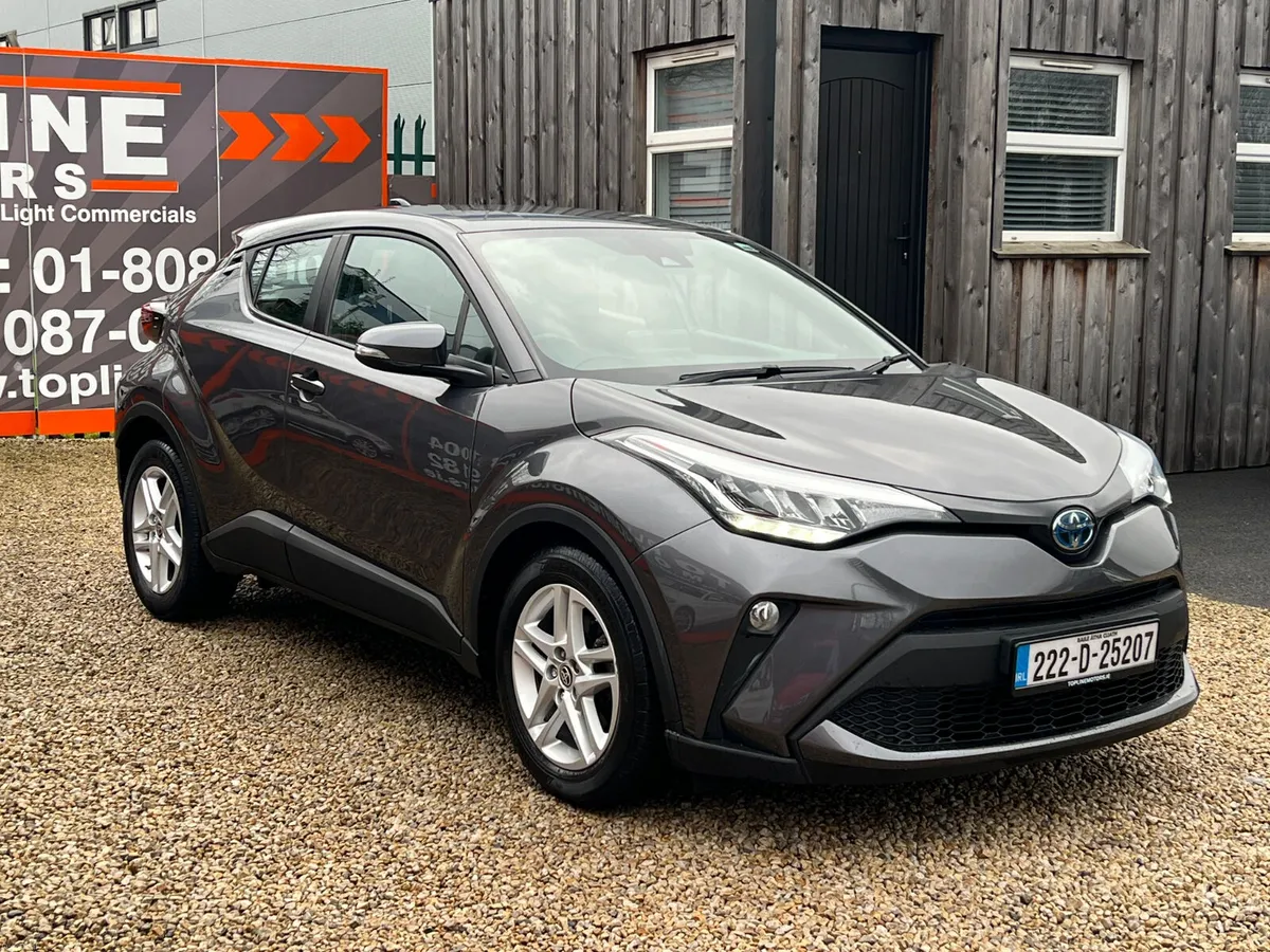 Toyota C-HR 2022//HYBRID//LOW KMS//LIKE NEW/// - Image 4
