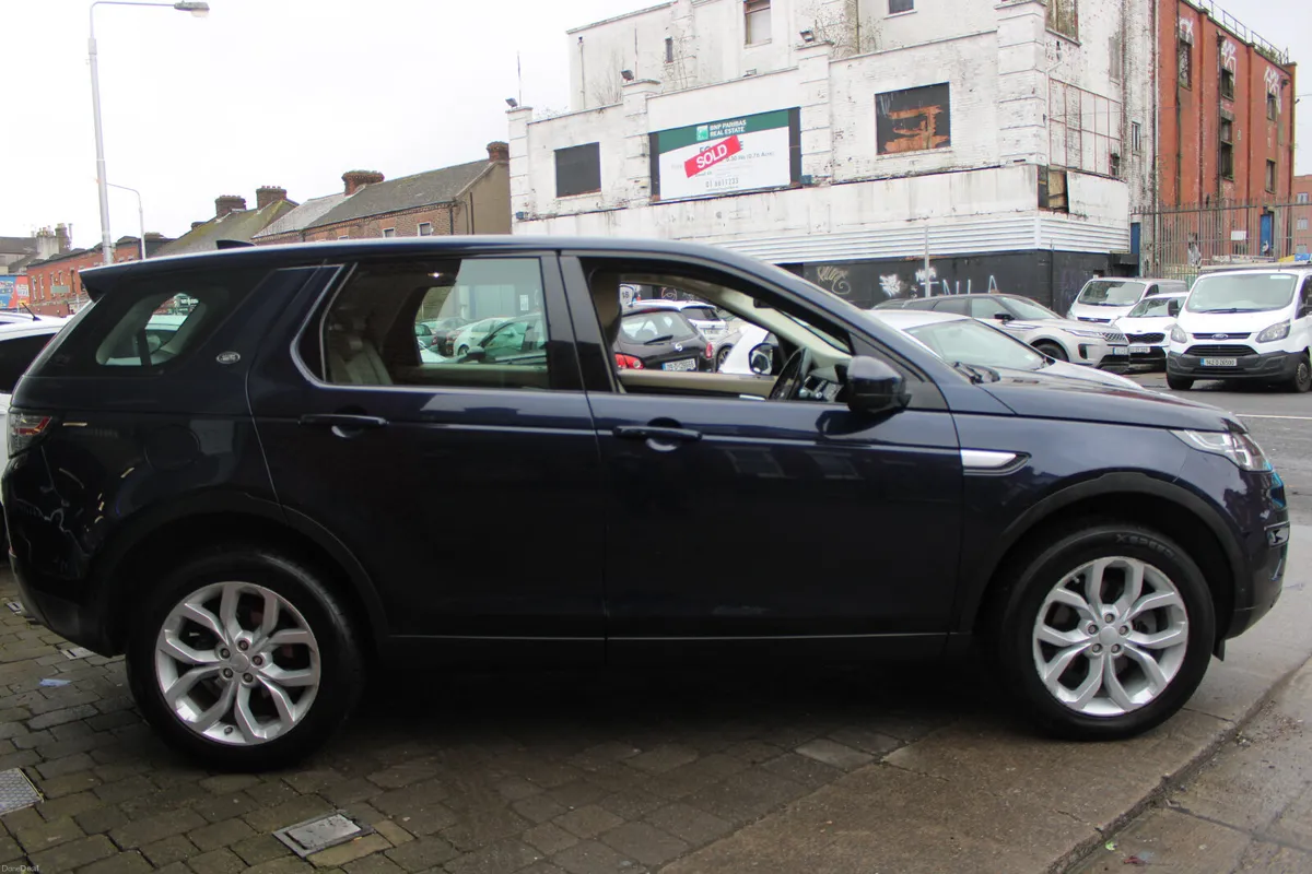 Land Rover Discovery Sport HSE 7 SEAT AUTO 2019 - Image 3