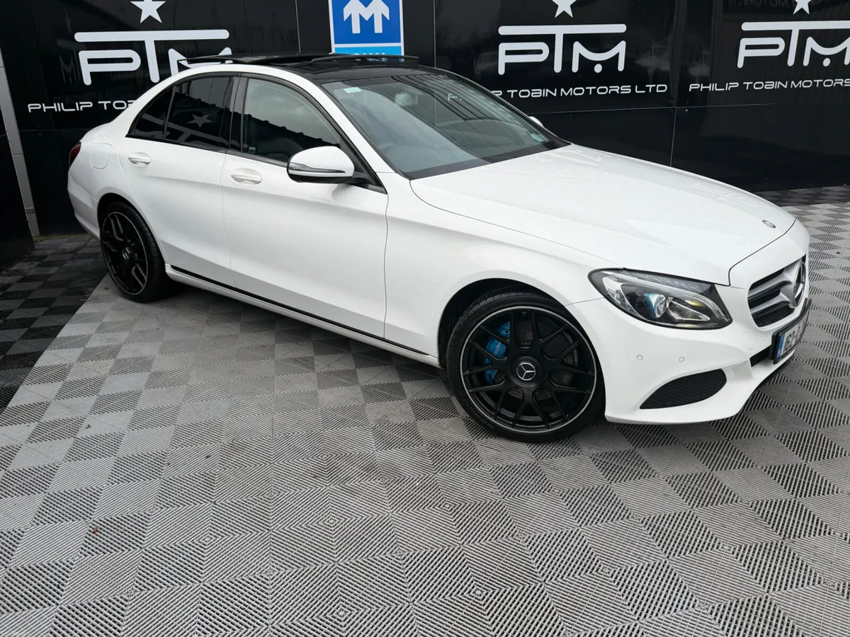 Mercedes-Benz C350e Sport Premium Auto Black Pack - Image 3