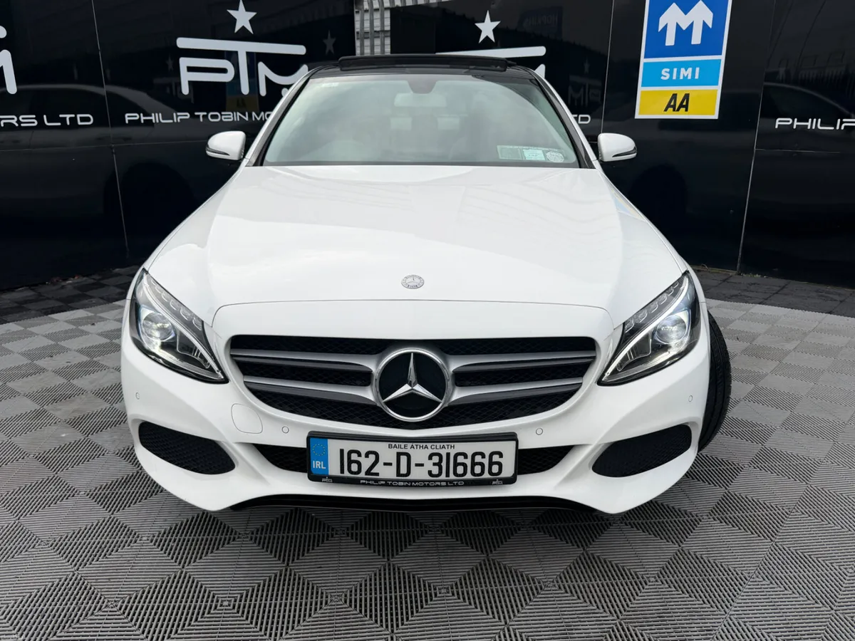 Mercedes-Benz C350e Sport Premium Auto Black Pack - Image 4