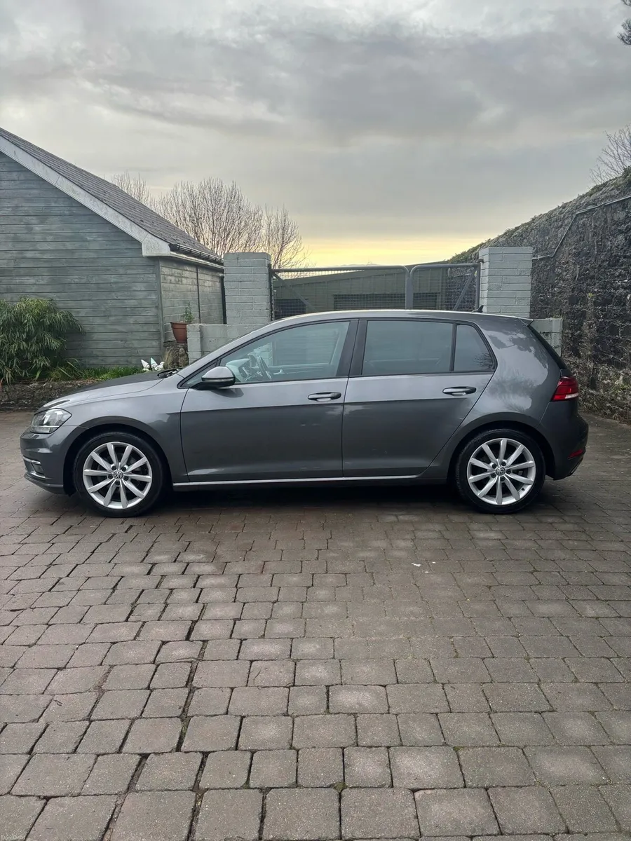2020 Volkswagen Golf Highline 1.5 TSI DSG 150HP - Image 2
