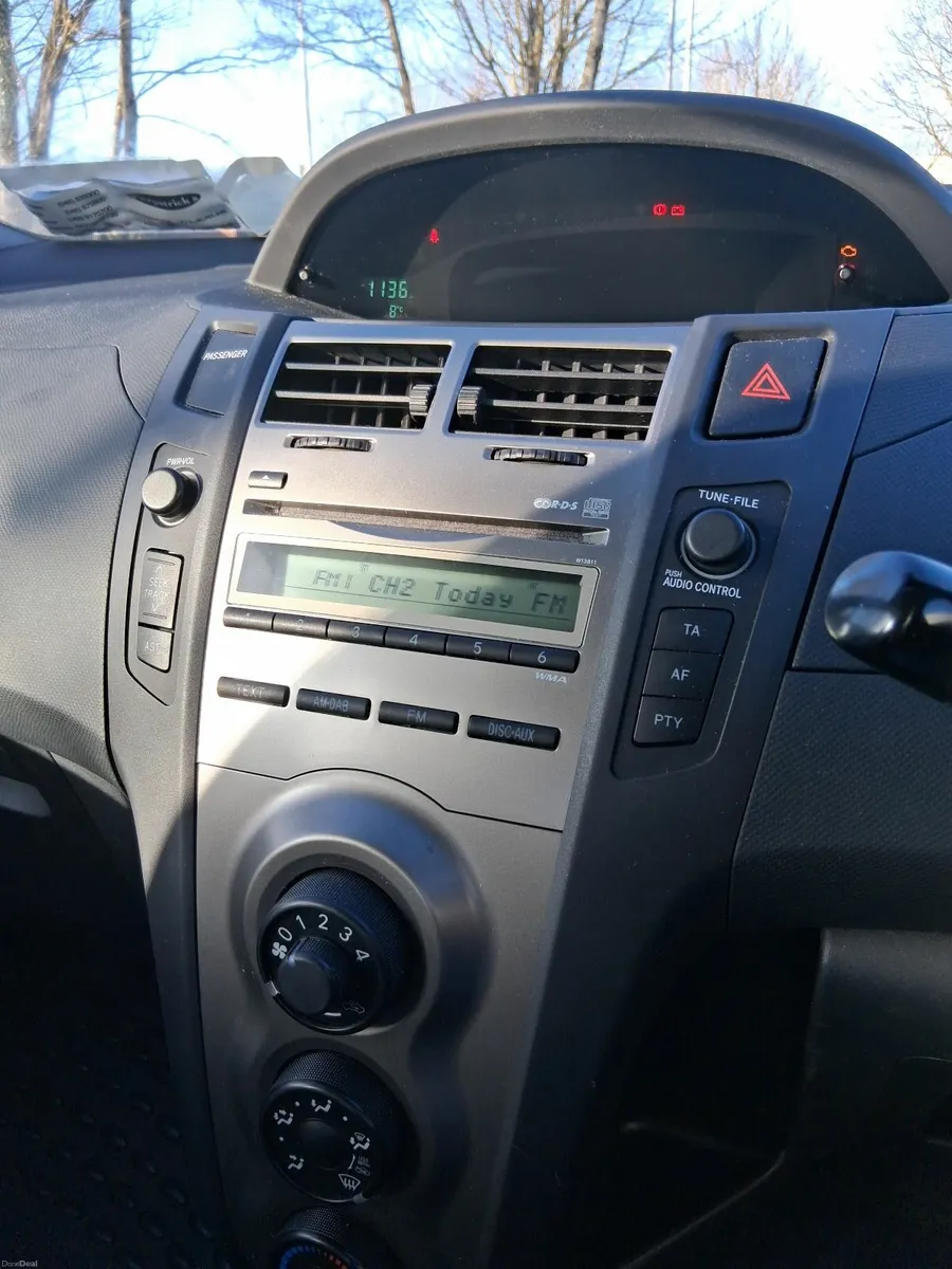 Toyota Yaris 2010 - Image 3