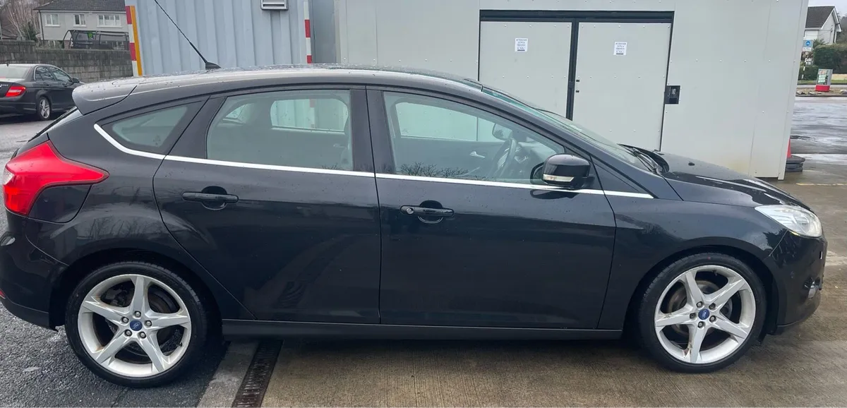 Ford Focus 1.6L lady owner nct & taxed - Image 3