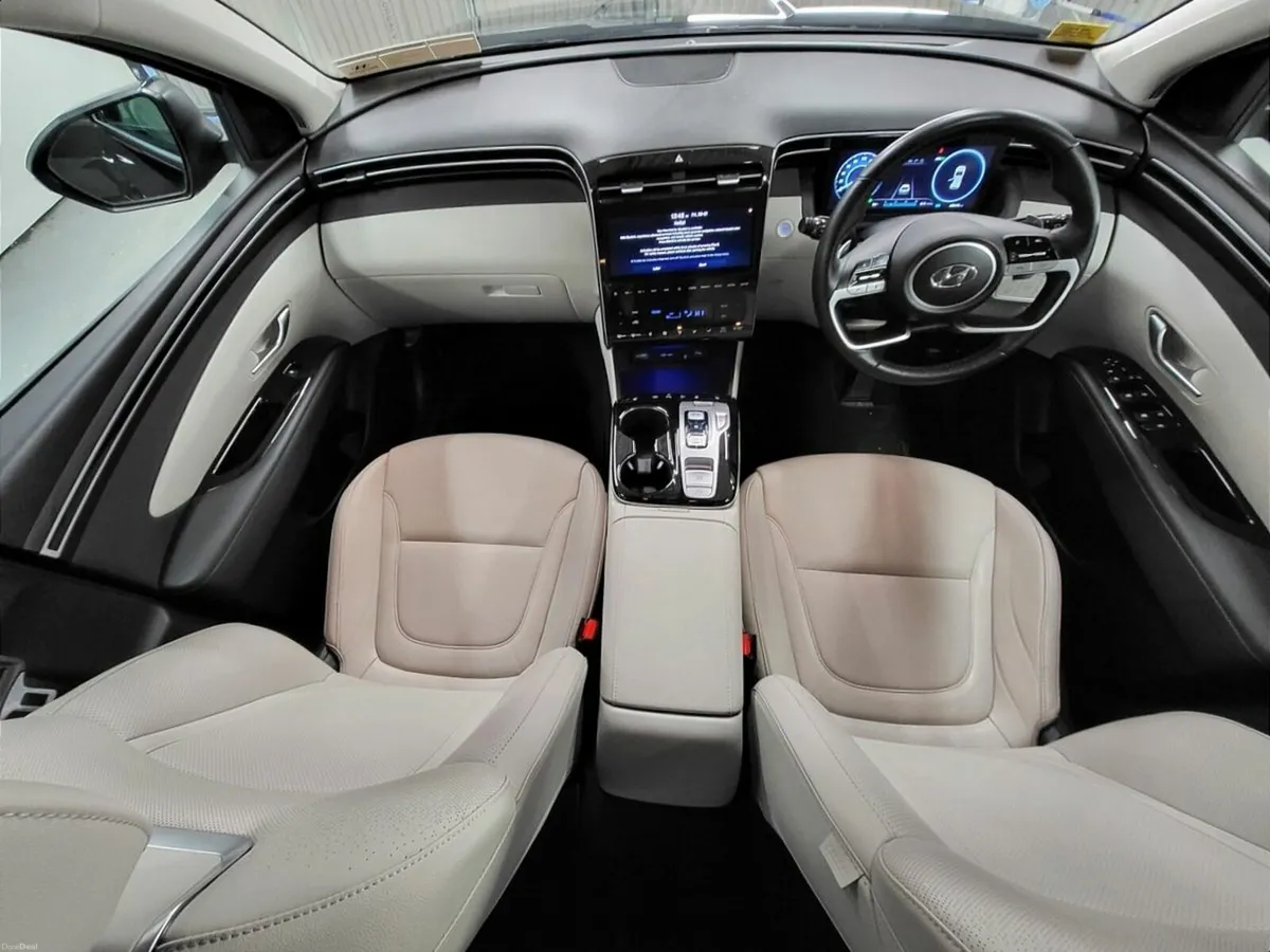 Hyundai Tucson 2WD Executive Plus HEV STG Auto Fin - Image 4