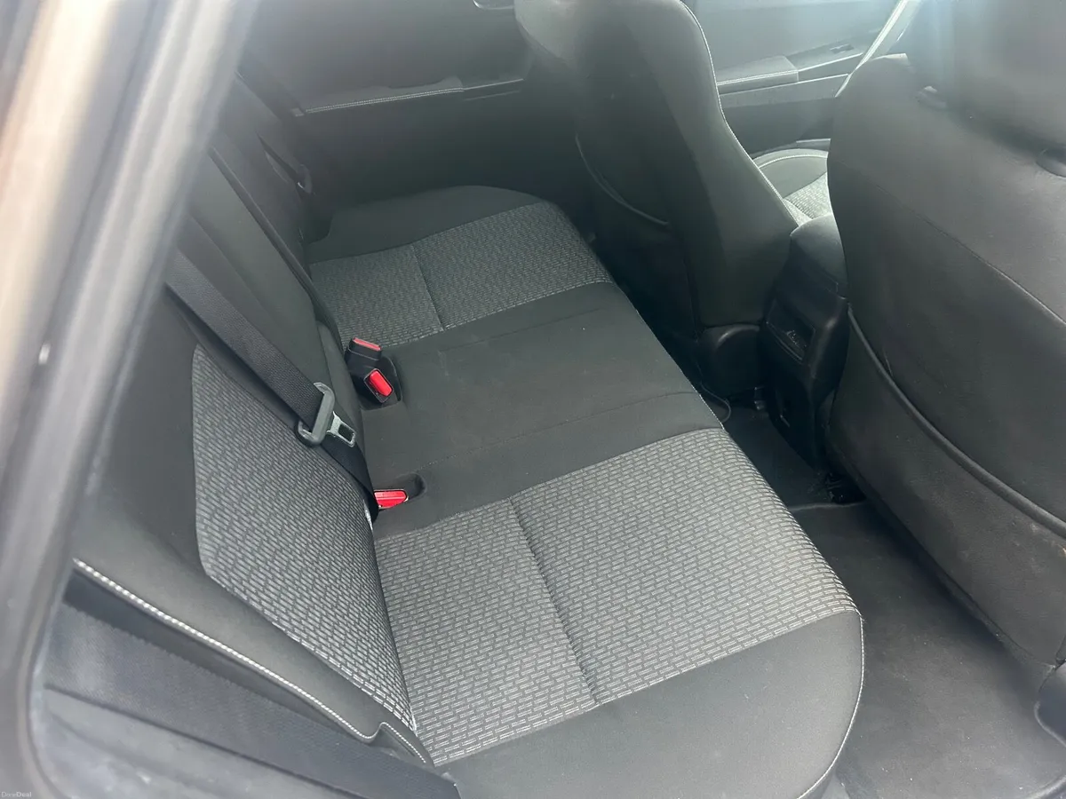 Toyota Auris 2015 ///Petrol 1.6 Manual - Image 2