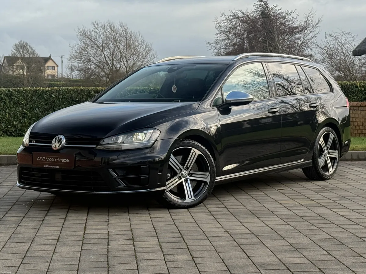 2017 Volkswagen Golf R Variant - Image 1