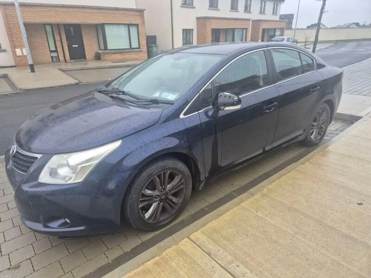 2009 Toyota Avensis - Image 1