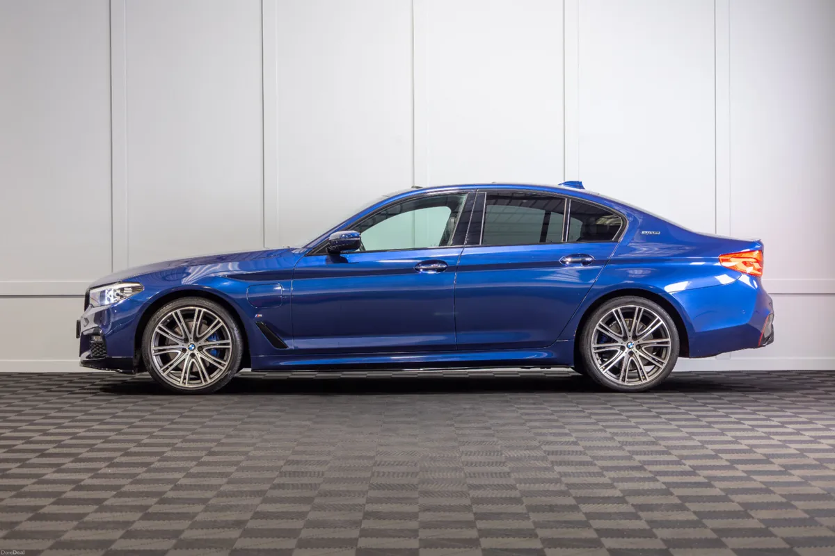 172 BMW 5-Series 530e M-Sport - Image 3