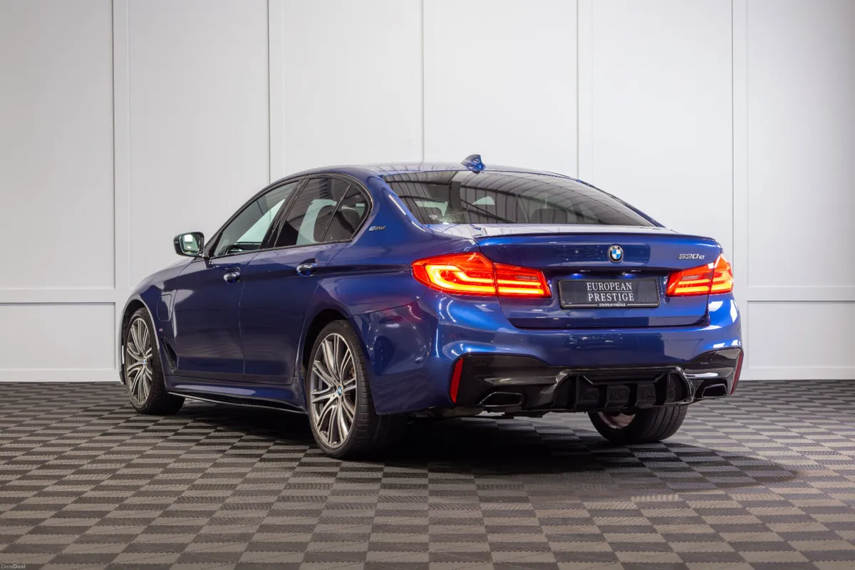 172 BMW 5-Series 530e M-Sport - Image 4