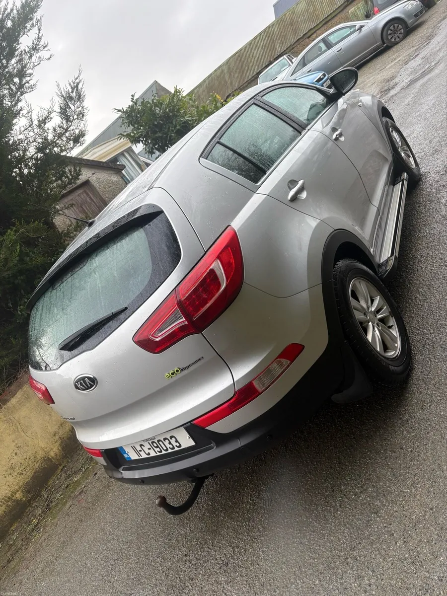 2011 Kia sportage - Image 2