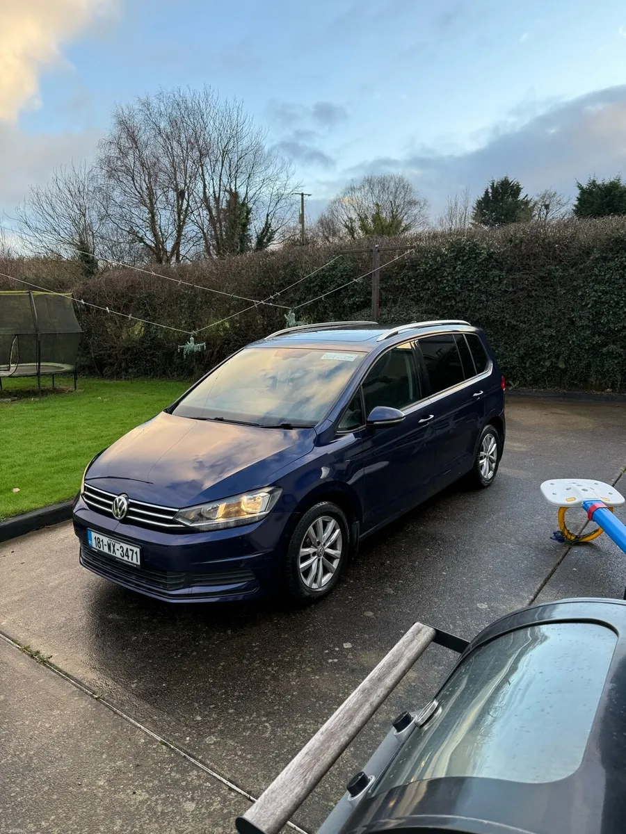 Volkswagen Touran - Image 1