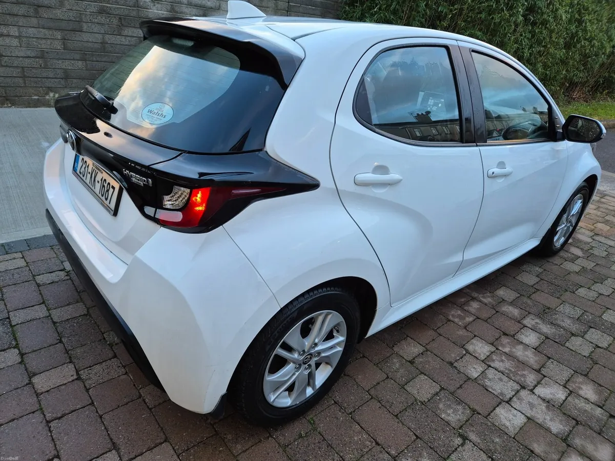 Toyota Yaris 2023 one owner in show room condition - Image 4