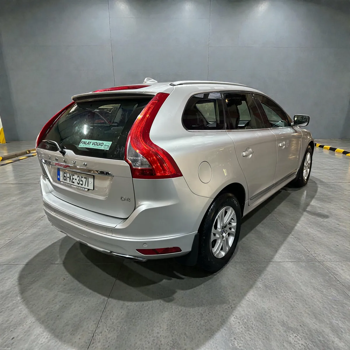2016 Volvo XC60 D4 (190hp) Automatic  SE LUX Leath - Image 2