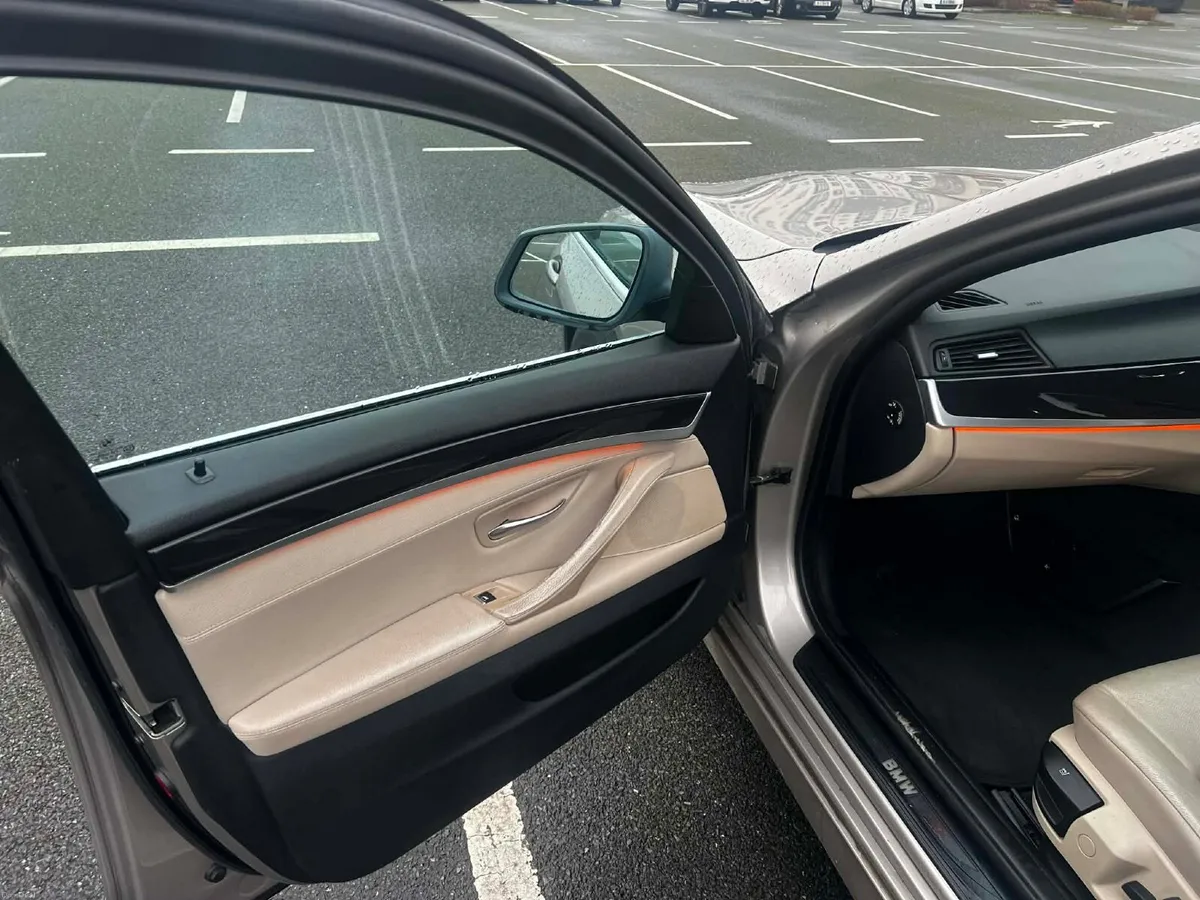 BMW 5-Series 2011 - Image 3