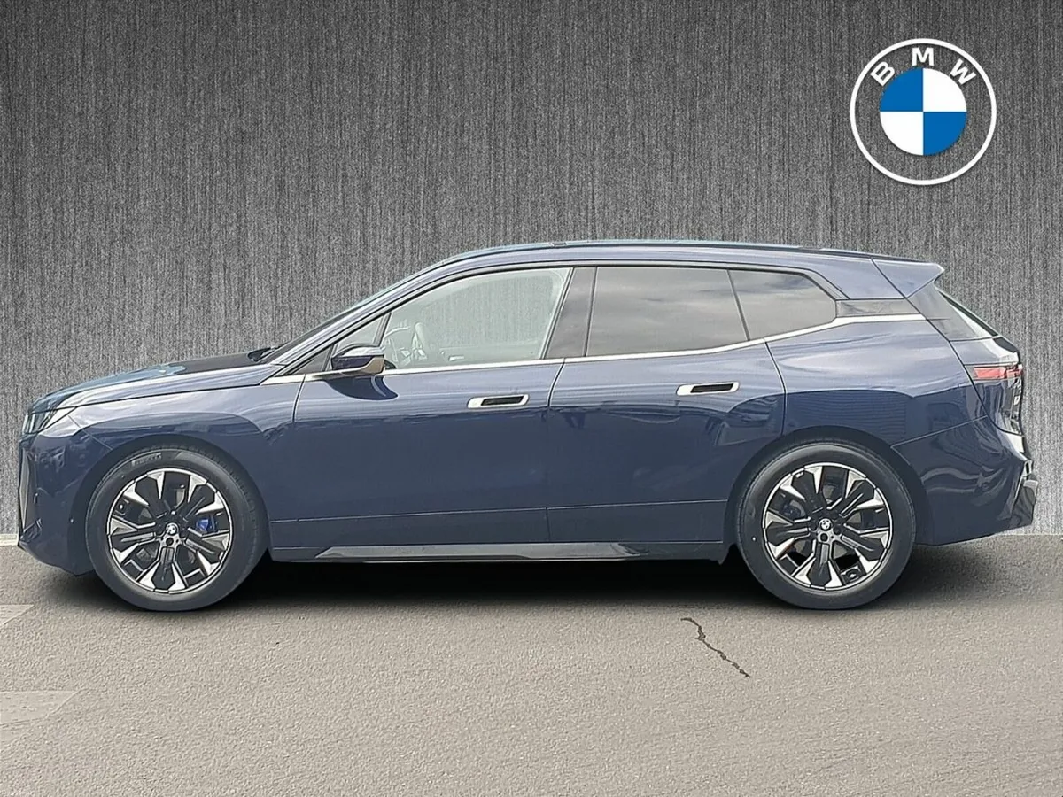 BMW iX xDrive45 M Sport - Image 4