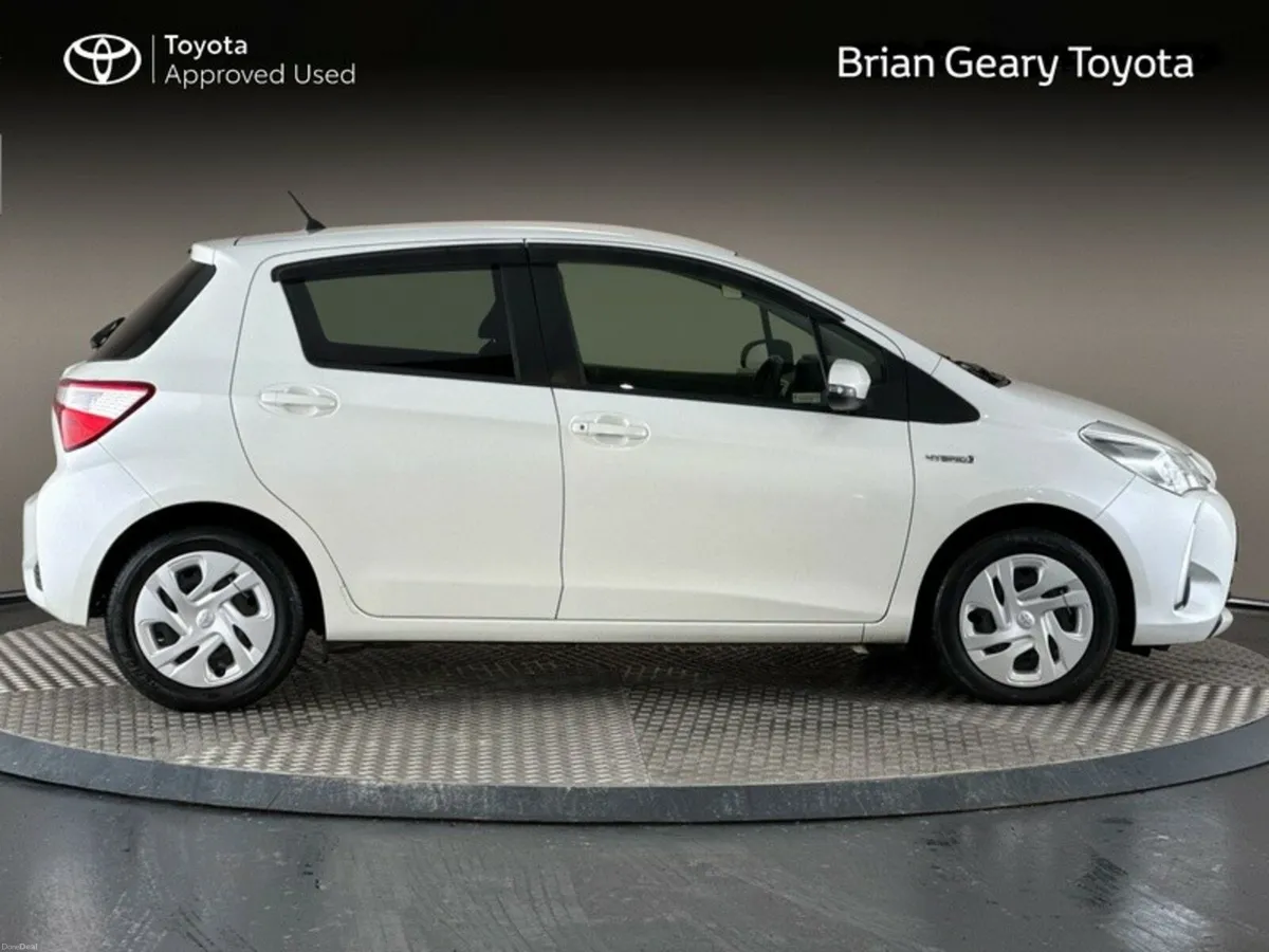 Toyota Yaris Hybrid Automatic - Image 3