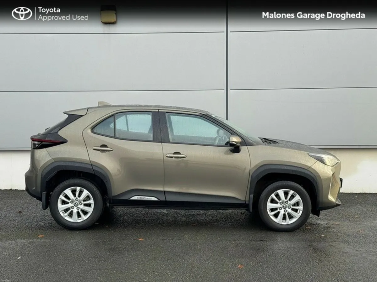 Toyota Yaris Cross 1.5 Hybrid Luna Call Now 041 98 - Image 3