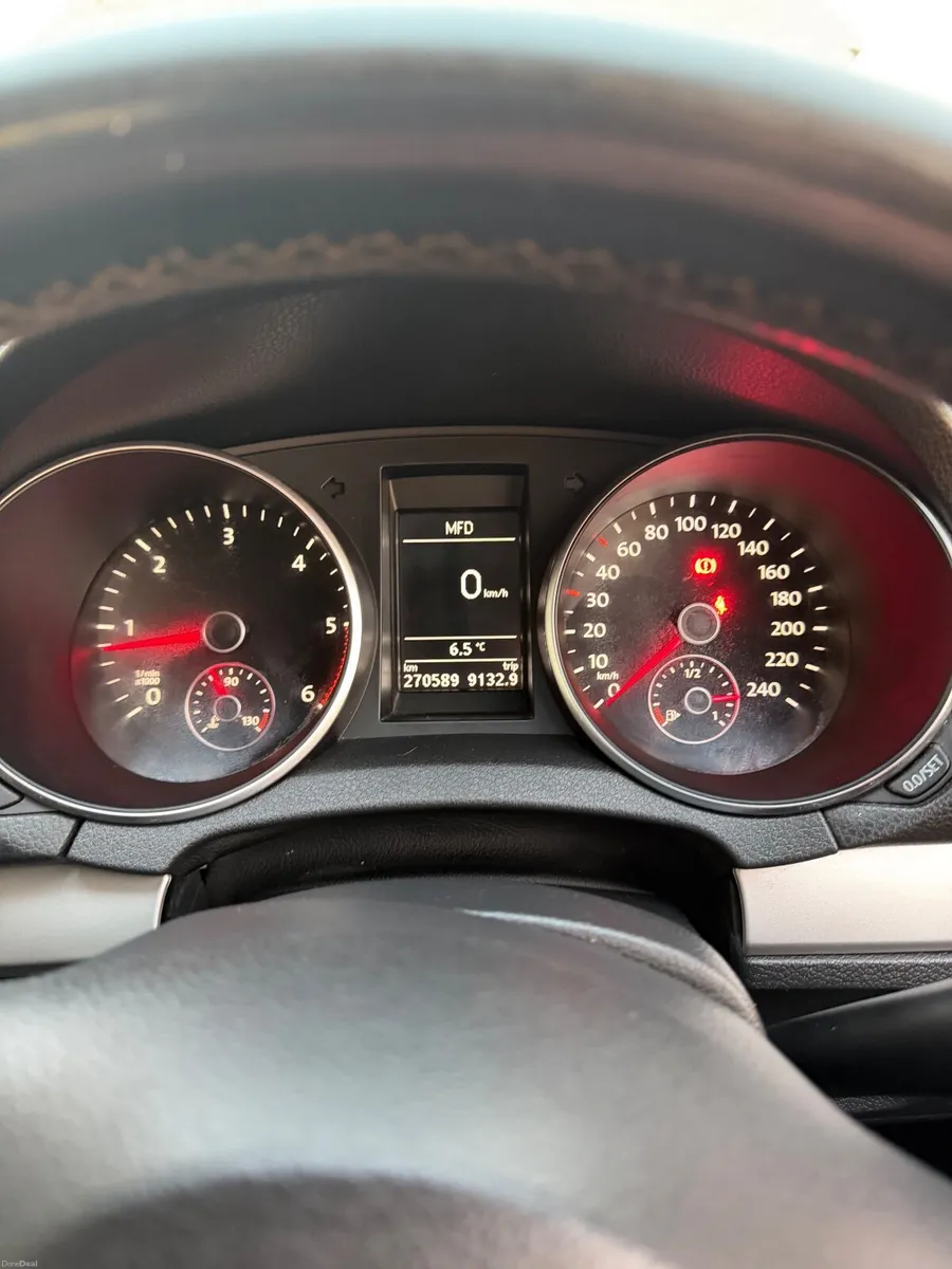 Volkswagen Golf 2010 - Image 4