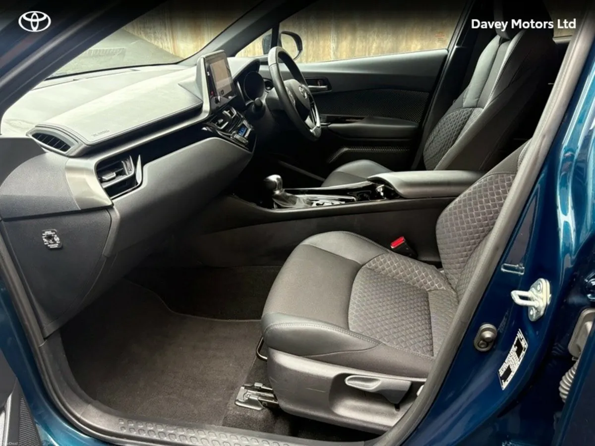 Toyota C-HR HYBRID SPORT 4DR AUTO - Image 6