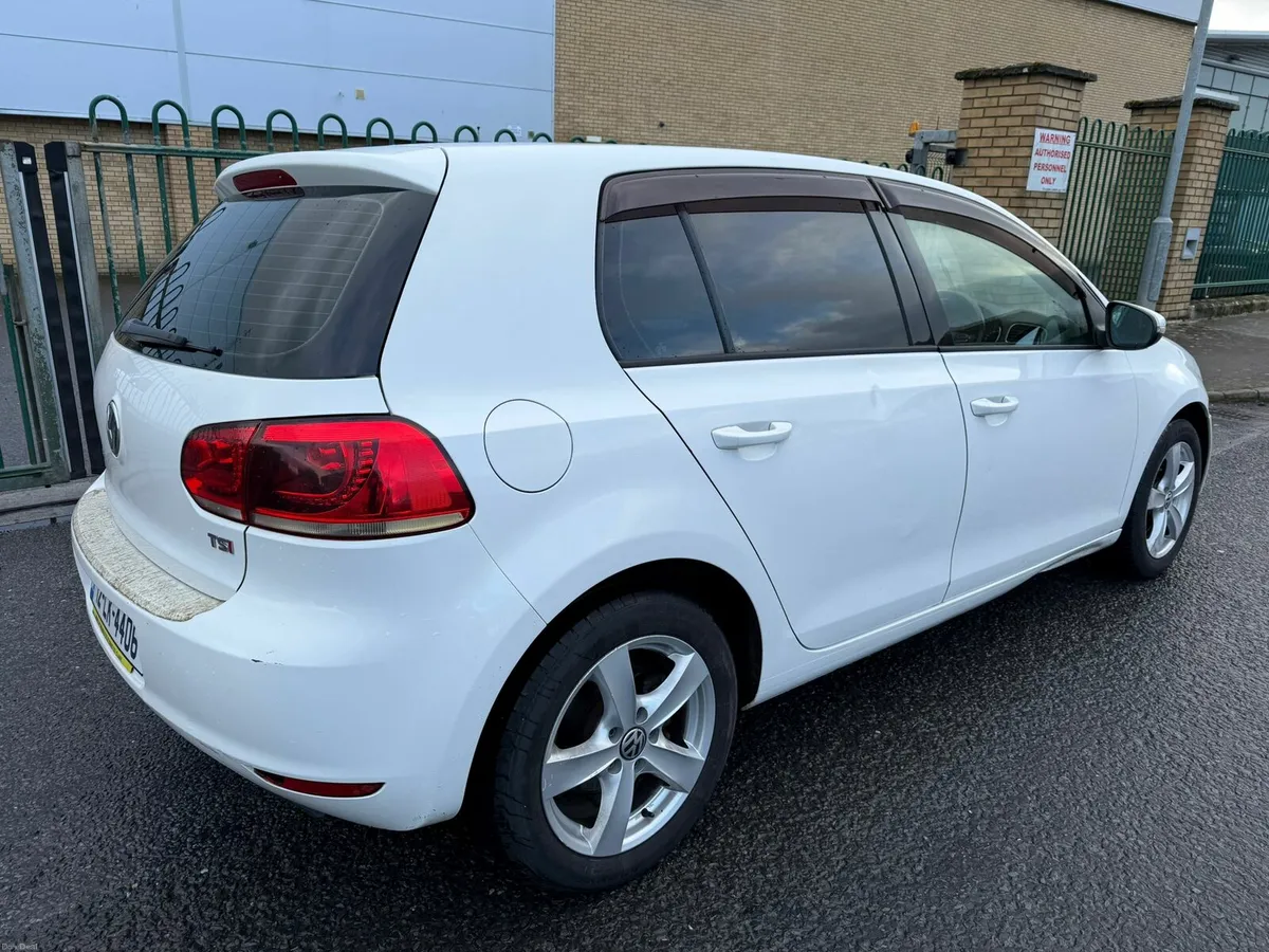 Volkswagen Golf automatic - Image 3