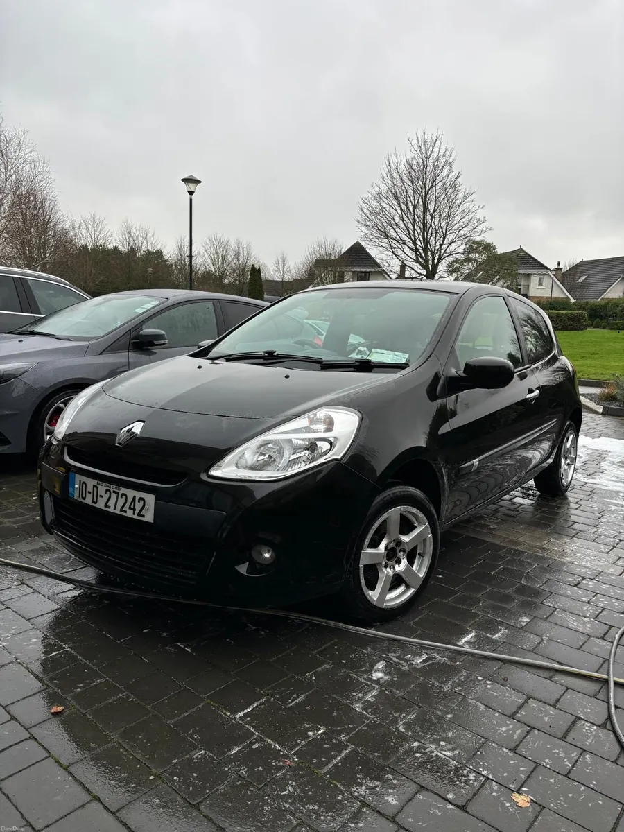 Renault Clio - Image 1