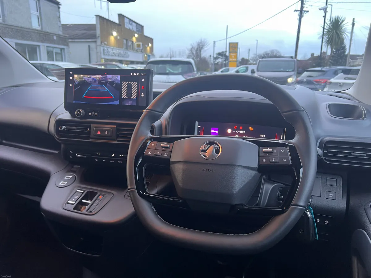 Only 2700 Kms ULTIMATE Spec As Brand New 5 Seat Fu - Image 3