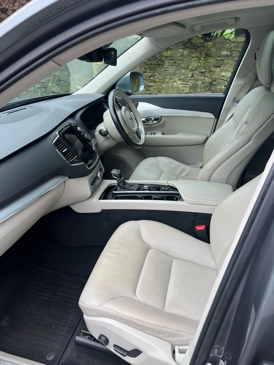 Volvo XC90 - Image 4