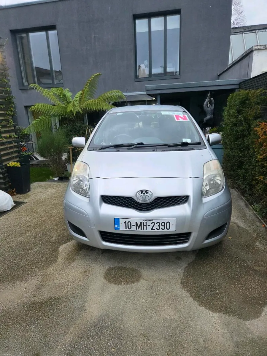 2010 Toyota Yaris - Image 3