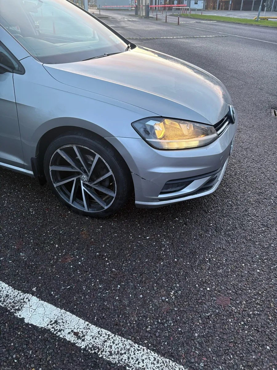 171 Volkswagen Golf - Image 4