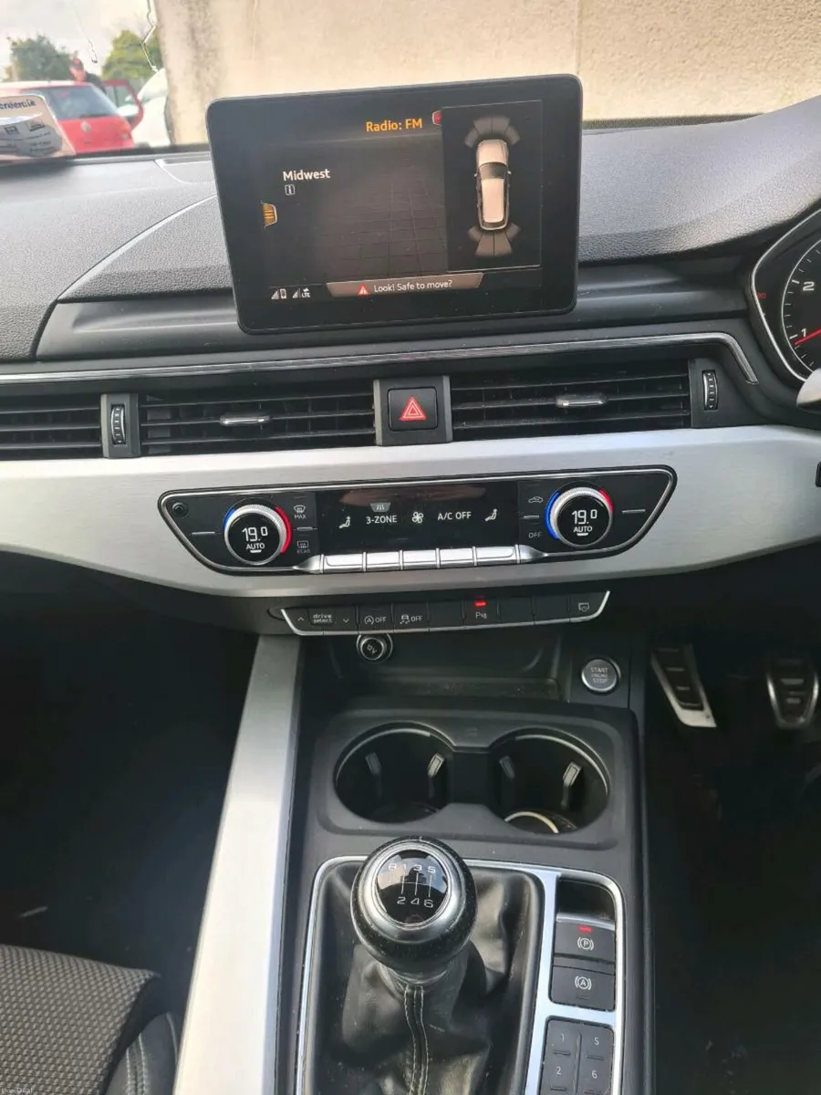 Audi A4 Avant S Line - Image 2