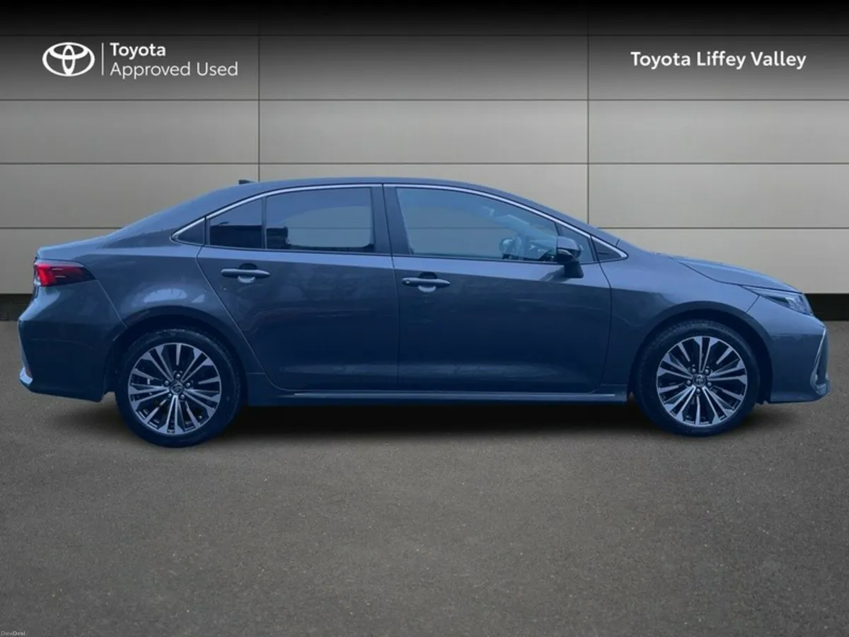 Toyota Corolla COROLLA LUNS SPORT SALOON - Image 3