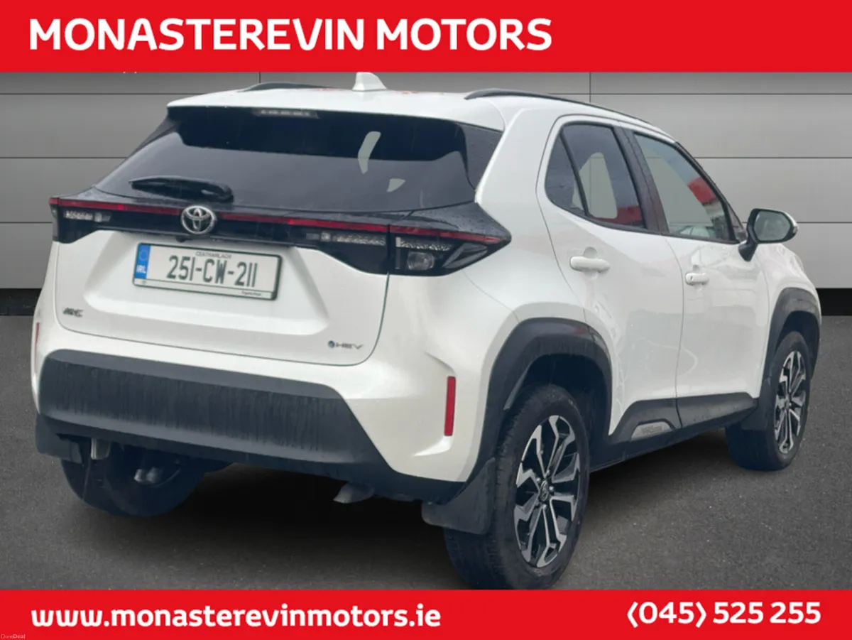 Toyota Yaris Cross LUNA SPORT MON 4DR - Image 3