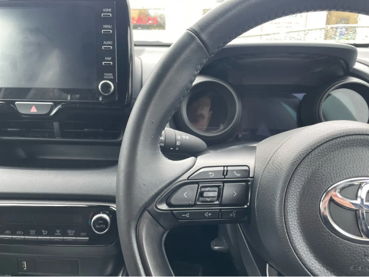 Toyota Yaris 1.5 - Image 6