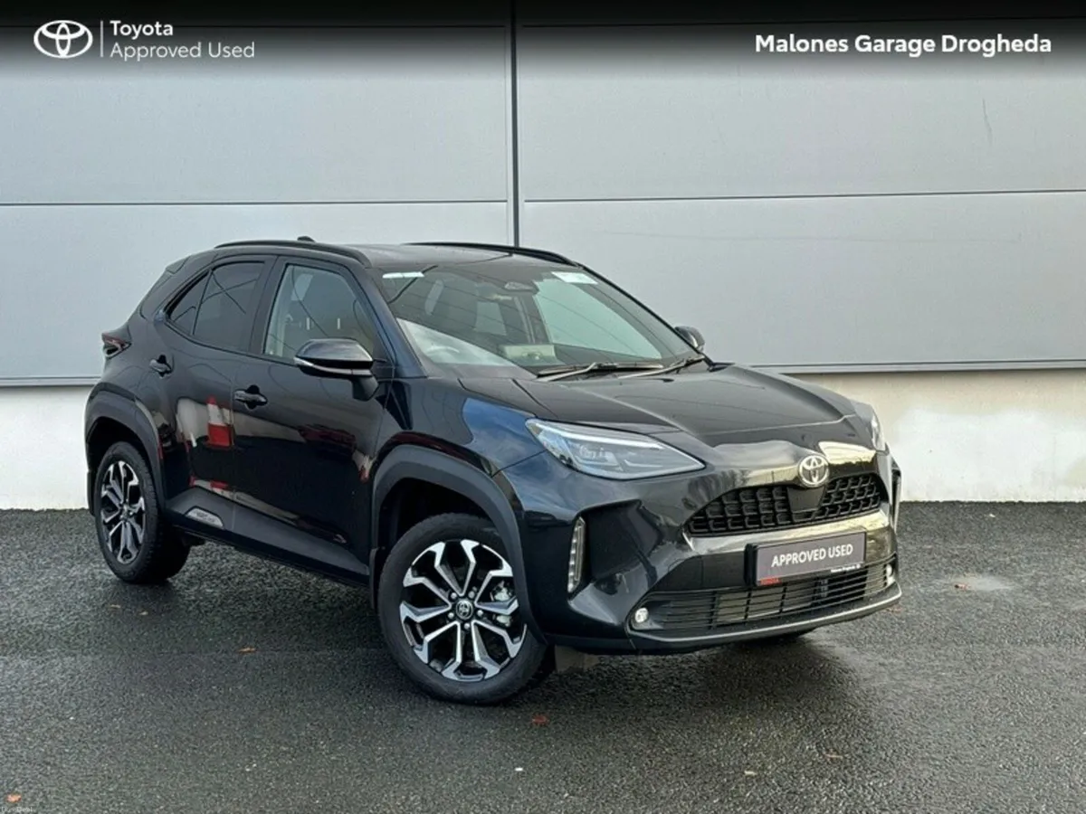 Toyota Yaris Cross 1.5 Hybrid Luna Sport *Demo* Ca - Image 1