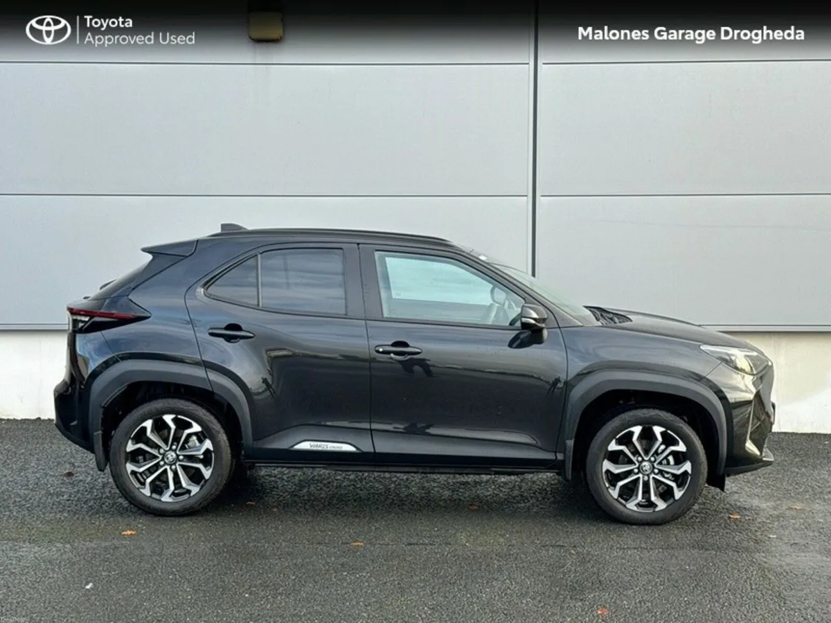 Toyota Yaris Cross 1.5 Hybrid Luna Sport *Demo* Ca - Image 3