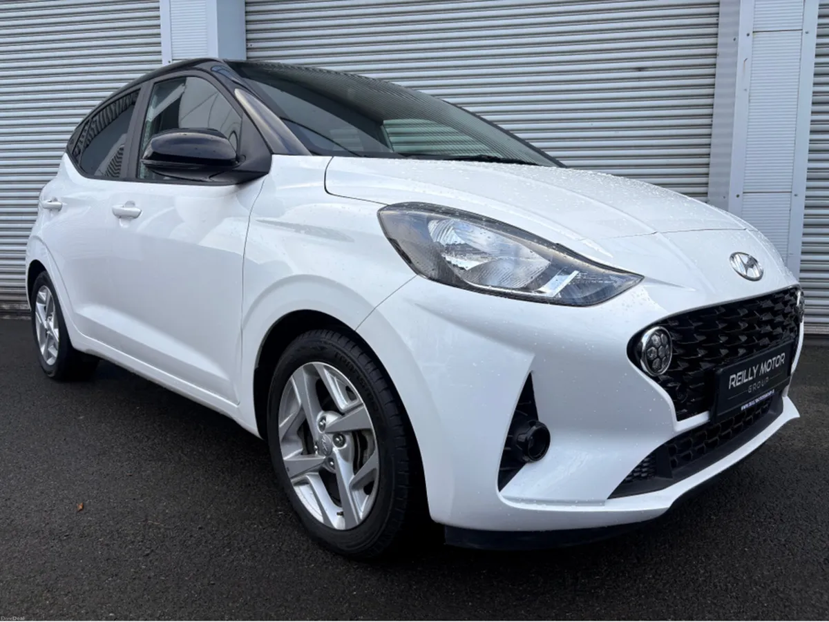 Hyundai i10 1.0 PETROL DELUXE PLUS 2TONE - Image 1