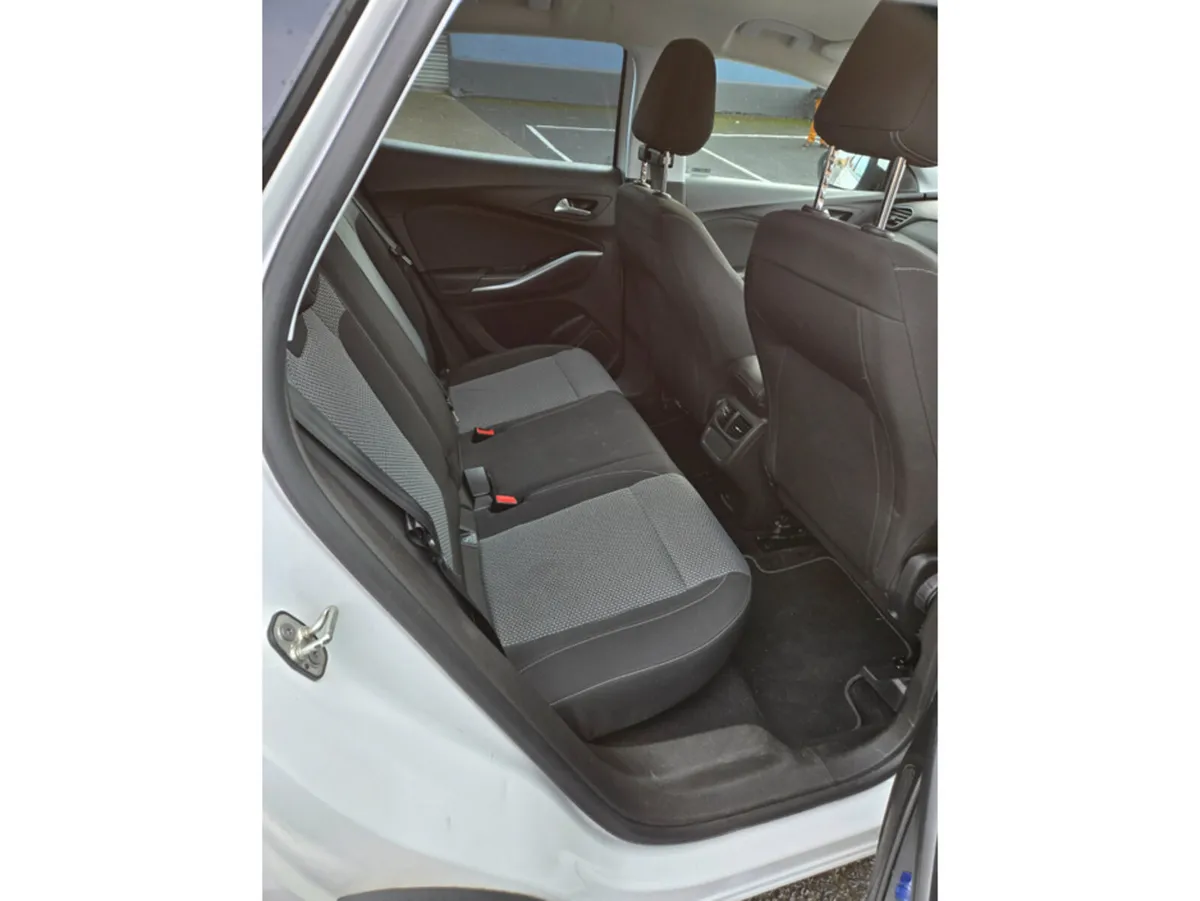 Opel Grandland X SC 1.2I 130PS 4DR// VERY CLEAN EX - Image 3